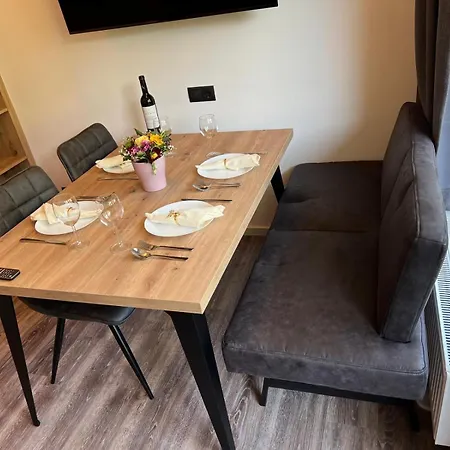 Glacier View 公寓 *